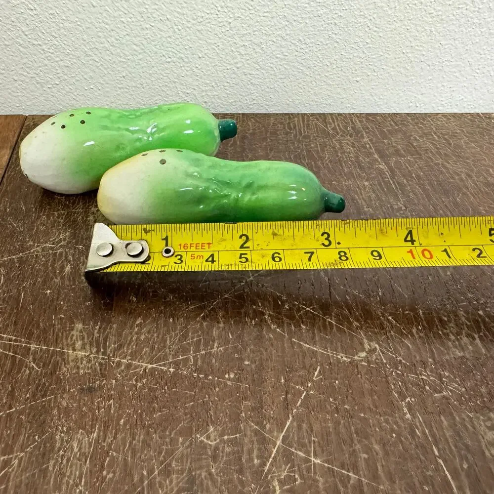 Japan VINTAGE Green Cucumber Porcelain Salt and Pepper‎ Shakers